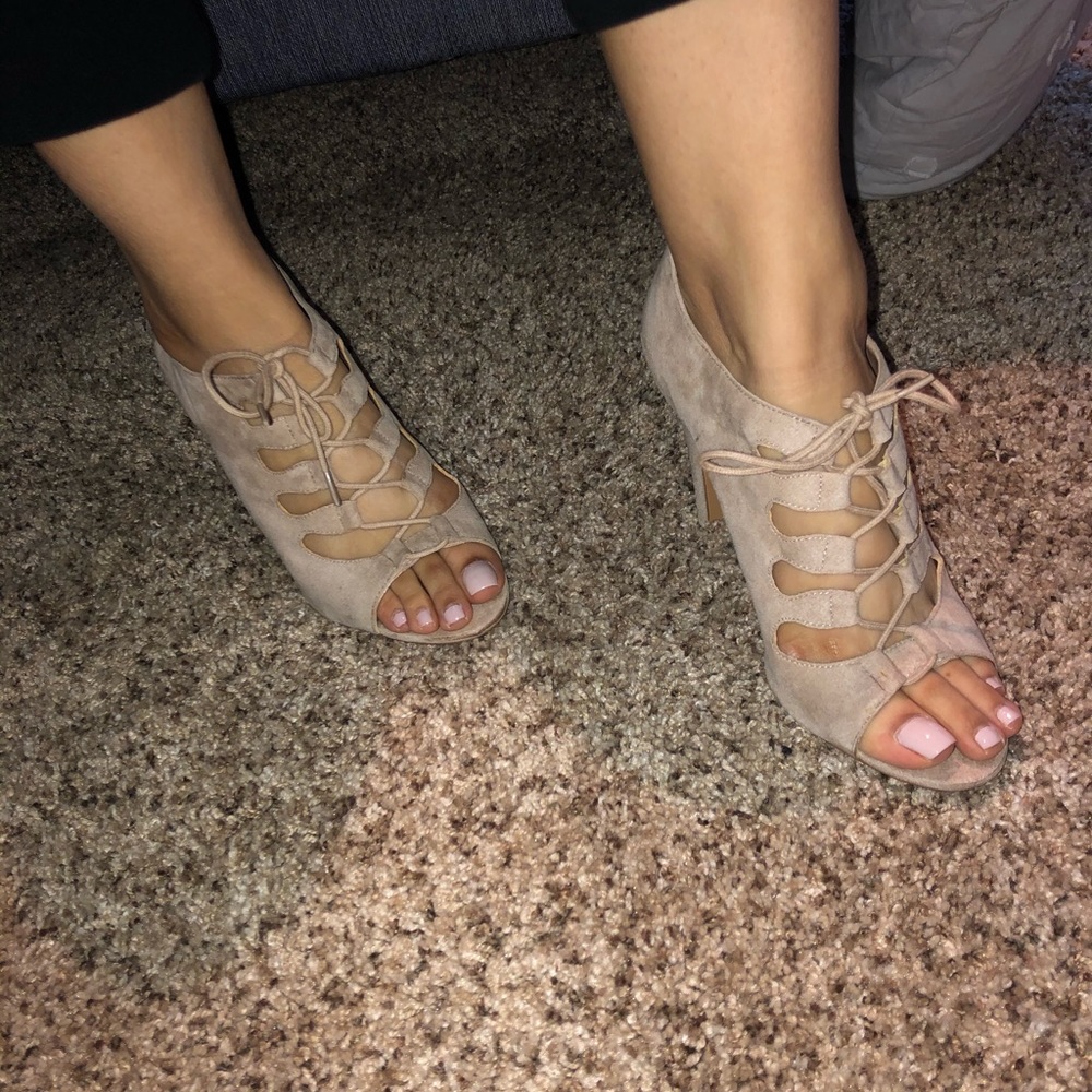 SoleSociety shoes size 9 suede material.